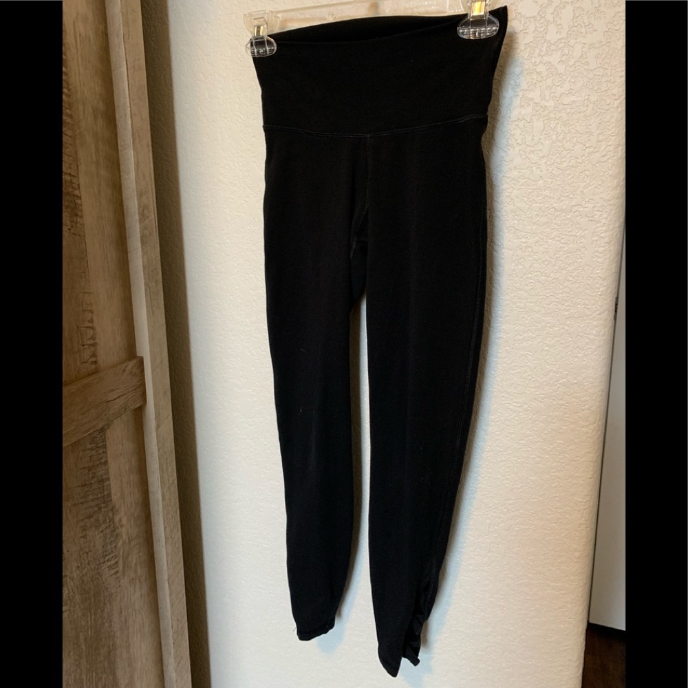 Old Navy Active Go-Dry leggings. Great shape!